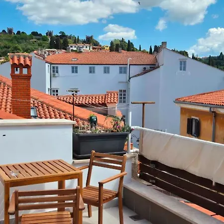 Σπίτι διακοπών Apartment With Terrace Newly *